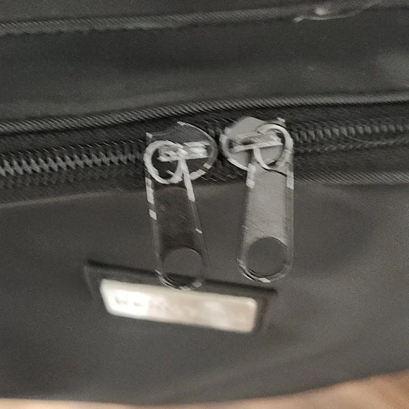 Kenneth Cole Reaction Black Tote Travel Carry On Bag - Picture 6 of 11